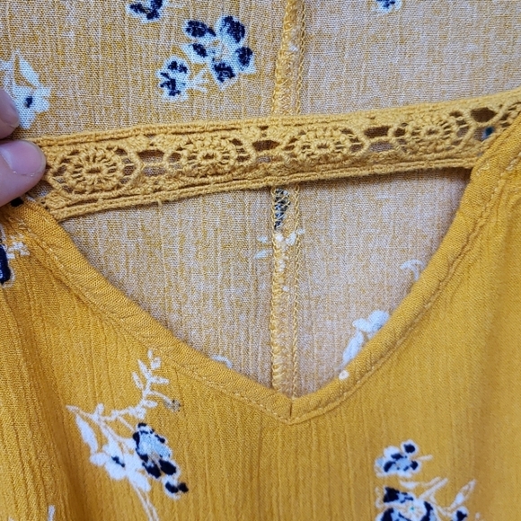 Eyeshadow brand yellow cold shoulder top 2x - Picture 7 of 10